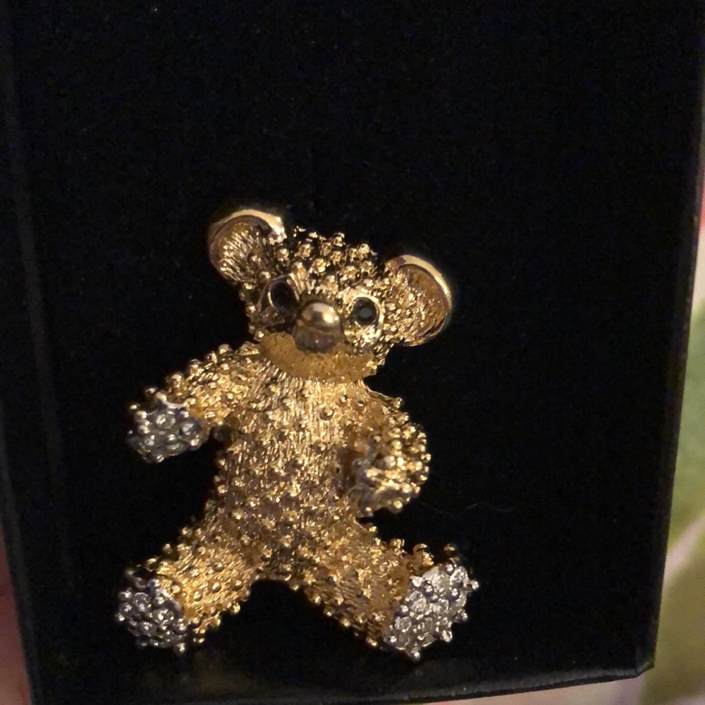 🧸 Vintage Gold Plate 🧸 Swarovski Crystal Brooch